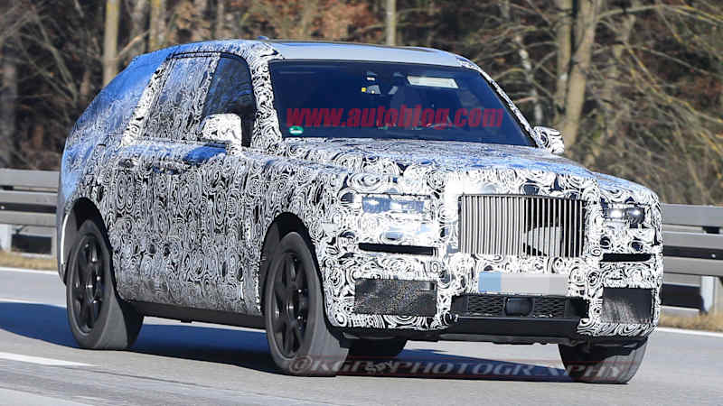 Rolls-Royce Cullinan SUV reveals its rear to the cameras